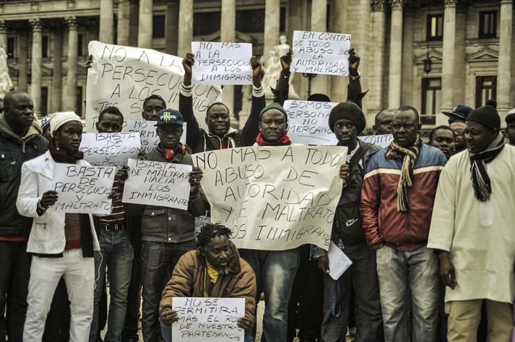 Senegaleses Marcharon Contra Abusos De La Metropolitana